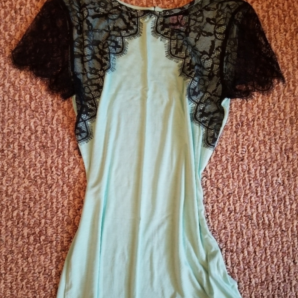 Set Of Three Tops - Picture 2 of 7